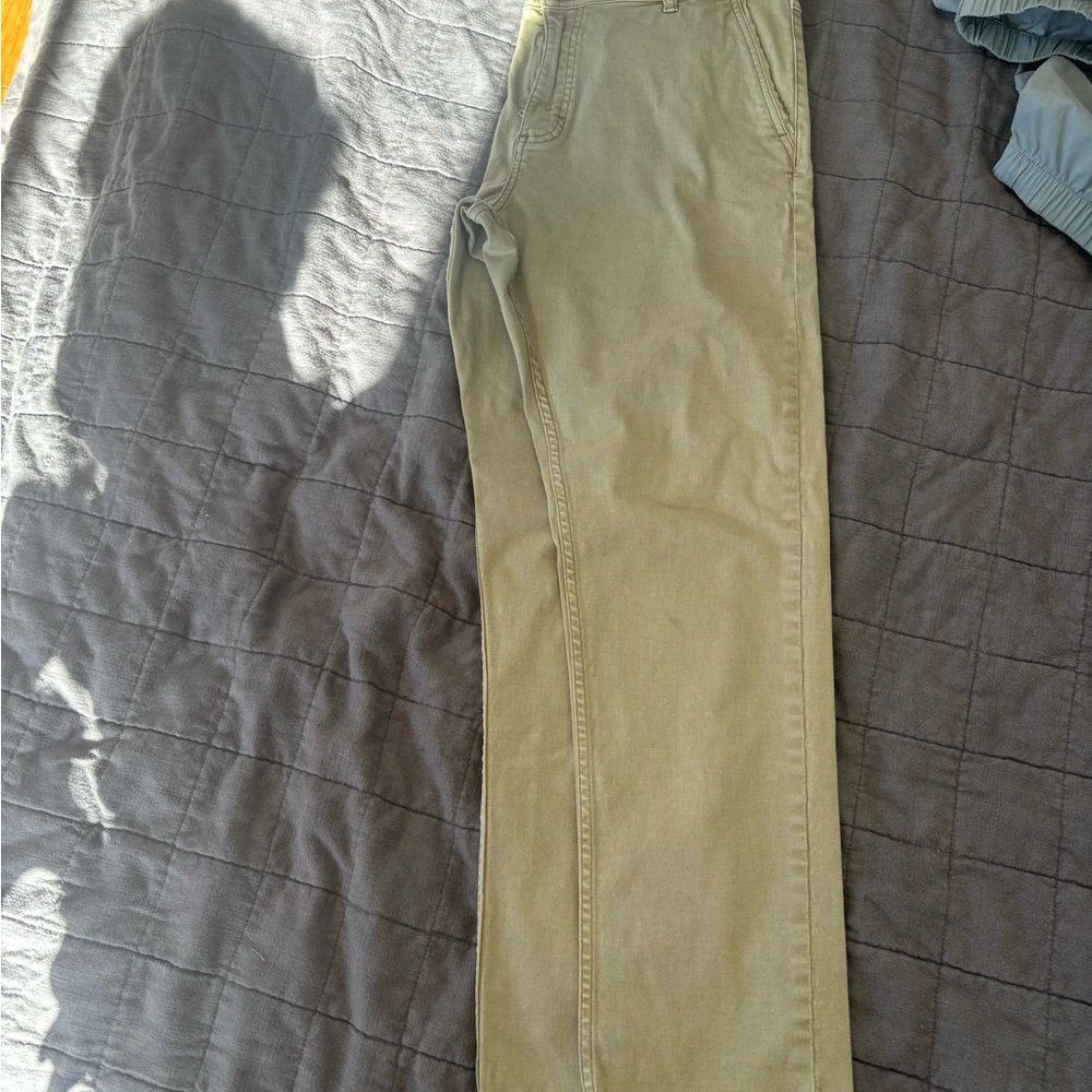 Classic Men's Khaki Chinos